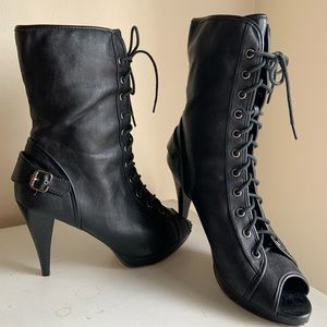 GUESS - Peep toe lace up boots
